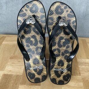 Brighton Wedge Heel Flip Flops Women's Size 8 Silver Heart Medallion Animal  EUC